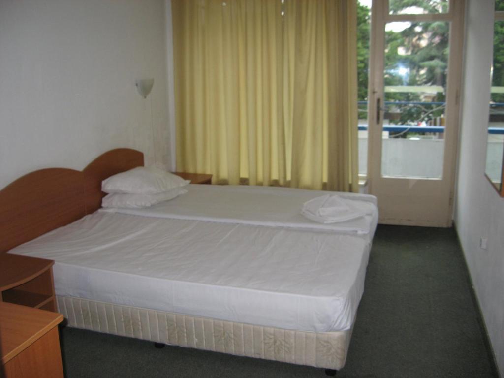 Diana Hotel Golden Sands Room photo